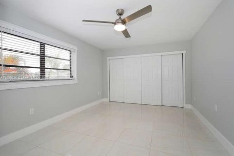 Townhouse in Miami, Florida 2 bedrooms, 98.2 sq.m. № 1952609 - photo 17
