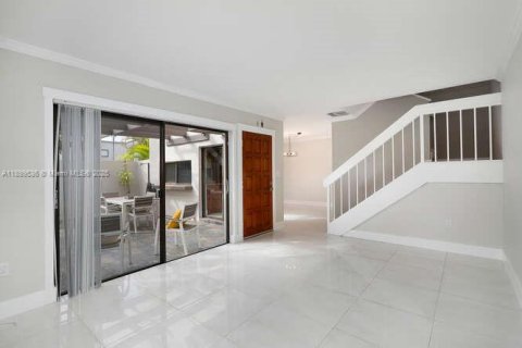 Townhouse in Miami, Florida 2 bedrooms, 98.2 sq.m. № 1952609 - photo 7