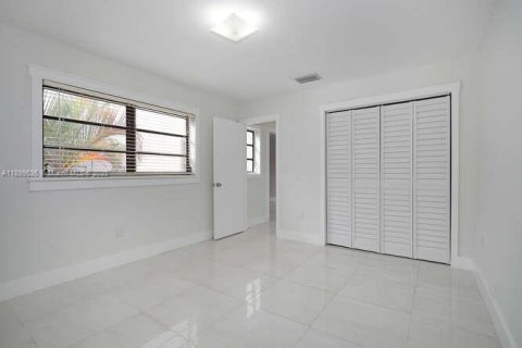 Townhouse in Miami, Florida 2 bedrooms, 98.2 sq.m. № 1952609 - photo 19