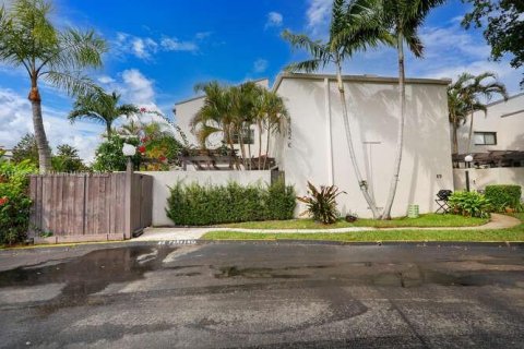 Townhouse in Miami, Florida 2 bedrooms, 98.2 sq.m. № 1952609 - photo 5