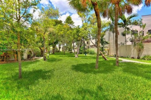 Townhouse in Miami, Florida 2 bedrooms, 98.2 sq.m. № 1952609 - photo 26