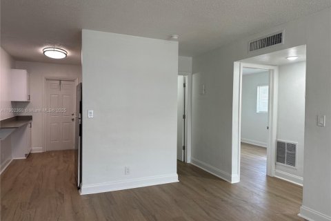 Apartment in Deerfield Beach, Florida 2 bedrooms, 85.93 sq.m. № 1953773 - photo 20