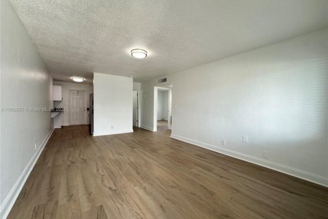 Apartment in Deerfield Beach, Florida 2 bedrooms, 85.93 sq.m. № 1953773 - photo 17