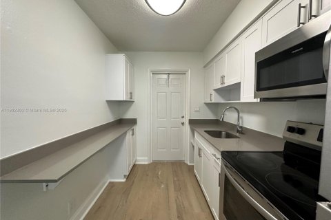 Apartment in Deerfield Beach, Florida 2 bedrooms, 85.93 sq.m. № 1953773 - photo 21