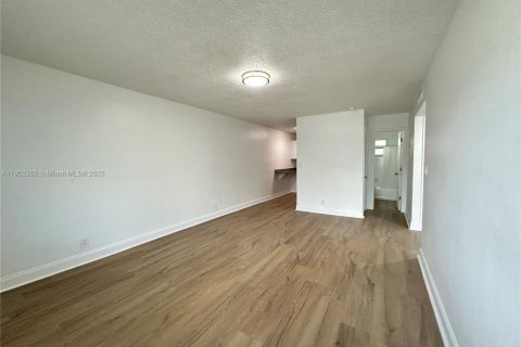 Apartment in Deerfield Beach, Florida 2 bedrooms, 85.93 sq.m. № 1953773 - photo 18