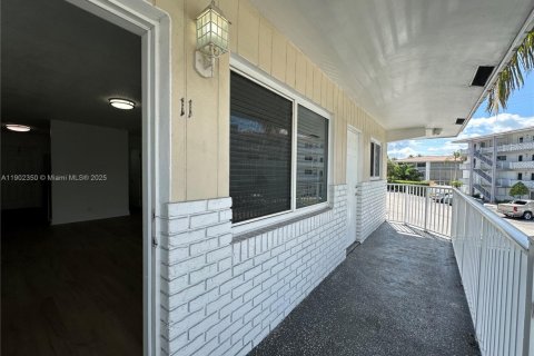 Apartment in Deerfield Beach, Florida 2 bedrooms, 85.93 sq.m. № 1953773 - photo 16