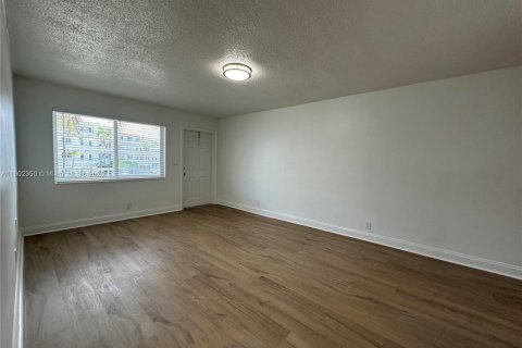 Apartment in Deerfield Beach, Florida 2 bedrooms, 85.93 sq.m. № 1953773 - photo 15