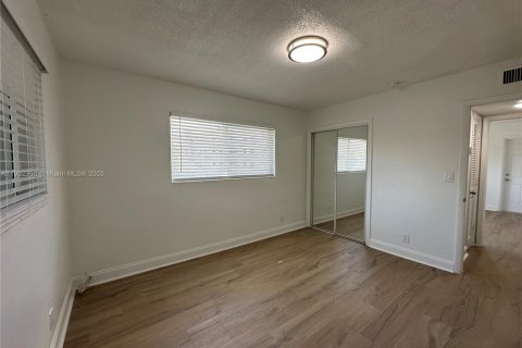 Apartment in Deerfield Beach, Florida 2 bedrooms, 85.93 sq.m. № 1953773 - photo 11