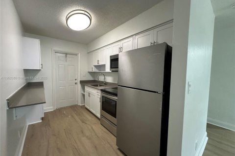 Apartment in Deerfield Beach, Florida 2 bedrooms, 85.93 sq.m. № 1953773 - photo 1