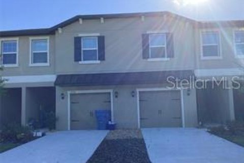 Townhouse in Land O' Lakes, Florida 3 bedrooms, 154.78 sq.m. № 2197466
