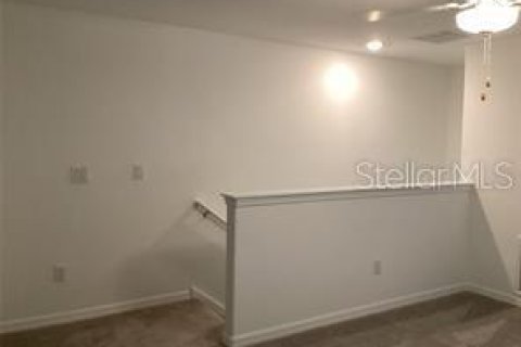 Townhouse in Land O' Lakes, Florida 3 bedrooms, 154.78 sq.m. № 2197466 - photo 11