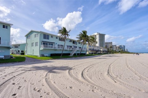 Touwnhouse à louer à Lauderdale-by-the-Sea, Floride: 3 chambres, 166.3 m2 № 1146133 - photo 1