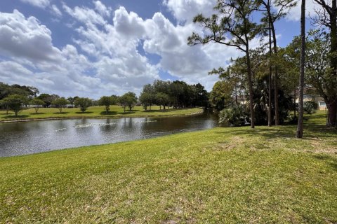 Condo in Royal Palm Beach, Florida, 2 bedrooms  № 2147130 - photo 10