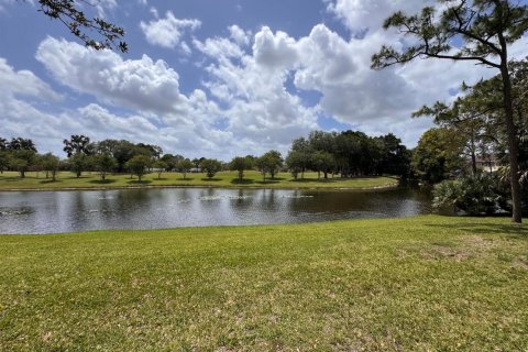 Condo in Royal Palm Beach, Florida, 2 bedrooms  № 2147130 - photo 11