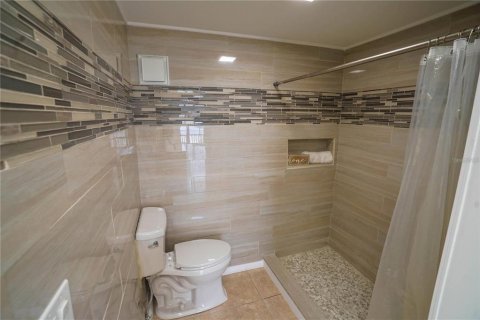Condo in Saint Petersburg, Florida, 1 bedroom  № 2115909 - photo 14