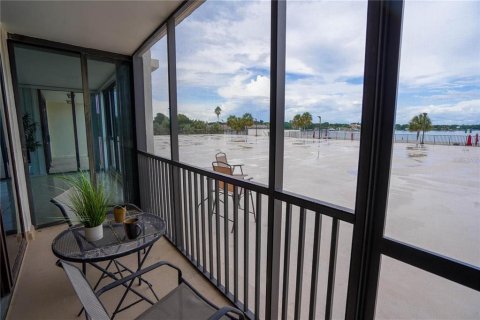 Condo in Saint Petersburg, Florida, 1 bedroom  № 2115909 - photo 26
