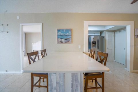 Condo in Saint Petersburg, Florida, 1 bedroom  № 2115909 - photo 16
