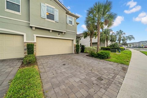 Townhouse in Lutz, Florida 4 bedrooms, 240.25 sq.m. № 1796713 - photo 2