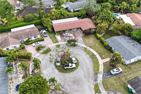 Villa ou maison à vendre à Miami, Floride: 5 chambres, 254.83 m2 № 1955995 - photo 22
