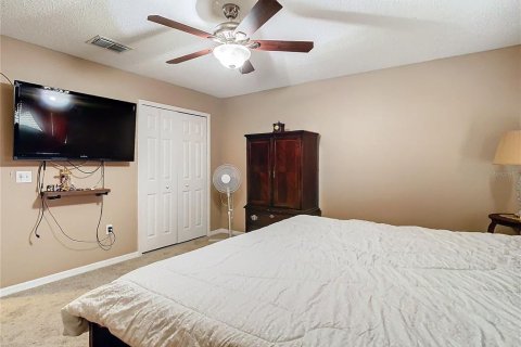House in Spring Hill, Florida 5 bedrooms, 287.63 sq.m. № 1532150 - photo 17
