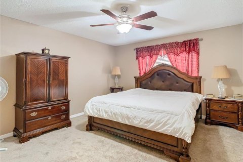 House in Spring Hill, Florida 5 bedrooms, 287.63 sq.m. № 1532150 - photo 16