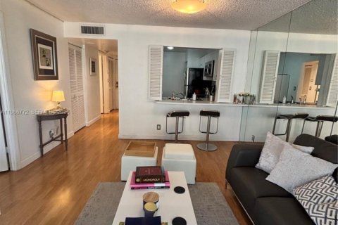 Купить кондоминиум в Майами, Флорида 1 спальня, 81.1м2, № 2044920 - фото 4