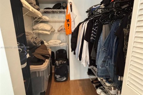 Купить кондоминиум в Майами, Флорида 1 спальня, 81.1м2, № 2044920 - фото 20