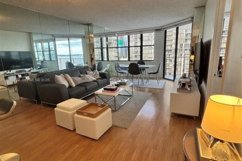 Кондоминиум с 1 спальней в Майами, Флорида № 2044920