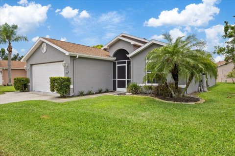 House in New Port Richey, Florida 2 bedrooms, 149.2 sq.m. № 2223166 - photo 30