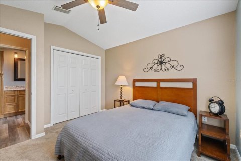 House in New Port Richey, Florida 2 bedrooms, 149.2 sq.m. № 2223166 - photo 19