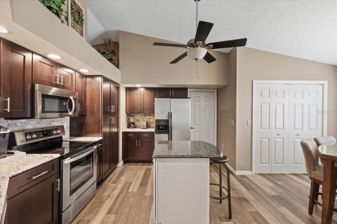 House in New Port Richey, Florida 2 bedrooms, 149.2 sq.m. № 2223166 - photo 5