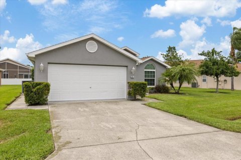 House in New Port Richey, Florida 2 bedrooms, 149.2 sq.m. № 2223166