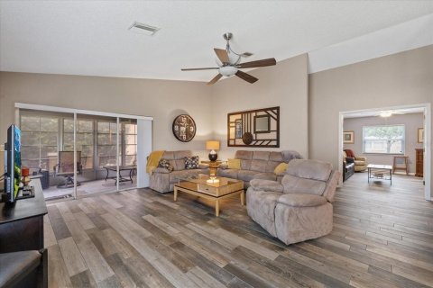 House in New Port Richey, Florida 2 bedrooms, 149.2 sq.m. № 2223166 - photo 26
