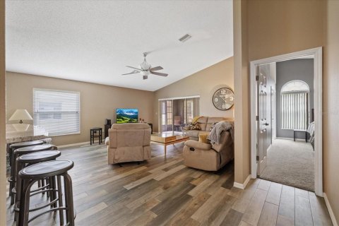 House in New Port Richey, Florida 2 bedrooms, 149.2 sq.m. № 2223166 - photo 24