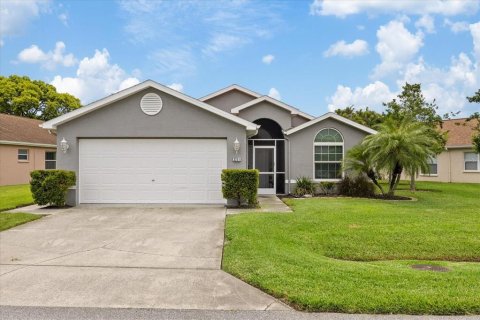 House in New Port Richey, Florida 2 bedrooms, 149.2 sq.m. № 2223166 - photo 2