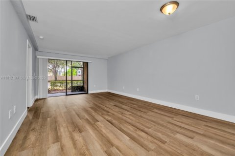 Copropriété à vendre à Miramar, Floride: 2 chambres, 99.41 m2 № 2034852 - photo 8