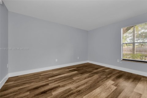 Copropriété à vendre à Miramar, Floride: 2 chambres, 99.41 m2 № 2034852 - photo 26