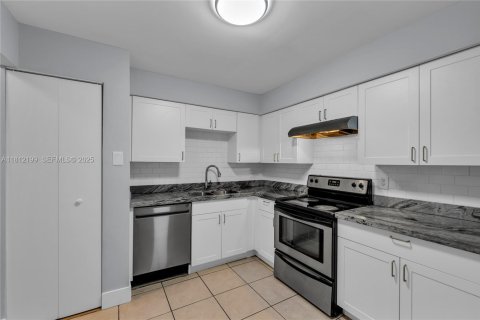 Copropriété à vendre à Miramar, Floride: 2 chambres, 99.41 m2 № 2034852 - photo 4