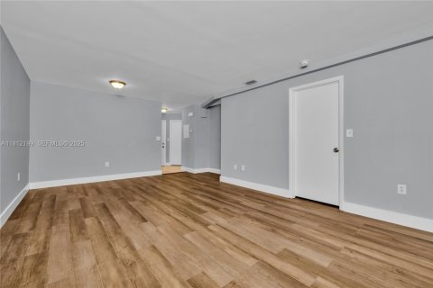 Copropriété à vendre à Miramar, Floride: 2 chambres, 99.41 m2 № 2034852 - photo 29