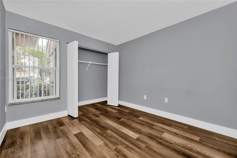 Copropriété à vendre à Miramar, Floride: 2 chambres, 99.41 m2 № 2034852 - photo 12