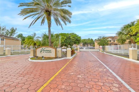 Copropriété à vendre à Miramar, Floride: 2 chambres, 99.41 m2 № 2034852 - photo 15