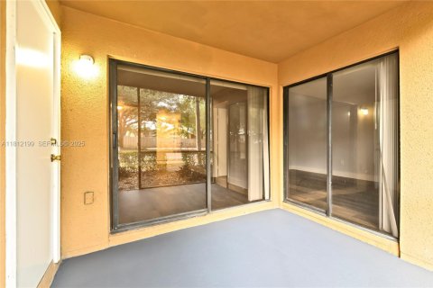 Copropriété à vendre à Miramar, Floride: 2 chambres, 99.41 m2 № 2034852 - photo 19
