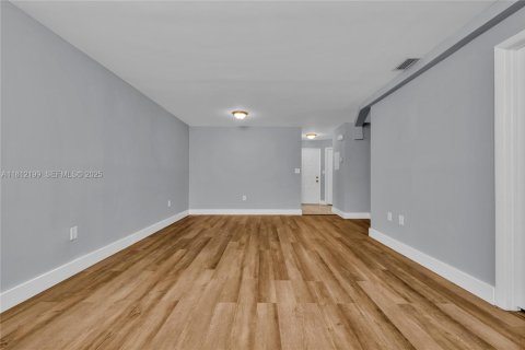 Copropriété à vendre à Miramar, Floride: 2 chambres, 99.41 m2 № 2034852 - photo 27