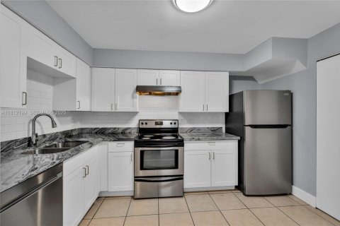 Copropriété à vendre à Miramar, Floride: 2 chambres, 99.41 m2 № 2034852 - photo 3