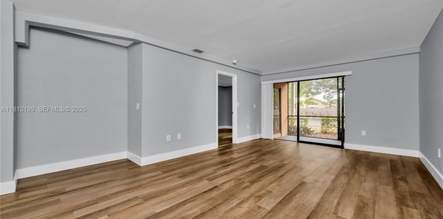 Condo à Miramar, Floride, 2 chambres № 2034852