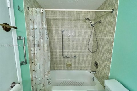 Купить кондоминиум в Холливуд, Флорида 2 спальни, 105.17м2, № 1981421 - фото 14