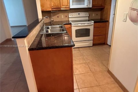 Купить кондоминиум в Холливуд, Флорида 2 спальни, 105.17м2, № 1981421 - фото 11