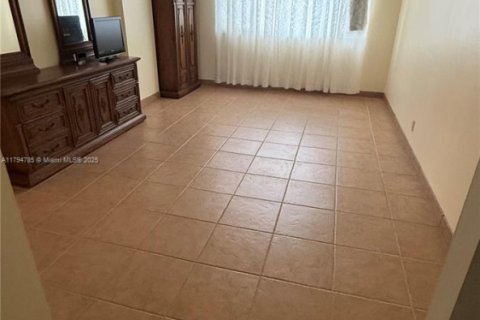 Купить кондоминиум в Холливуд, Флорида 2 спальни, 105.17м2, № 1981421 - фото 6