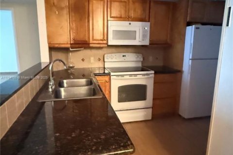 Купить кондоминиум в Холливуд, Флорида 2 спальни, 105.17м2, № 1981421 - фото 10