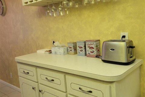 Снять в аренду кондоминиум в Дирфилд-Бич, Флорида 3 комнаты, 76.18м2, № 2147120 - фото 4